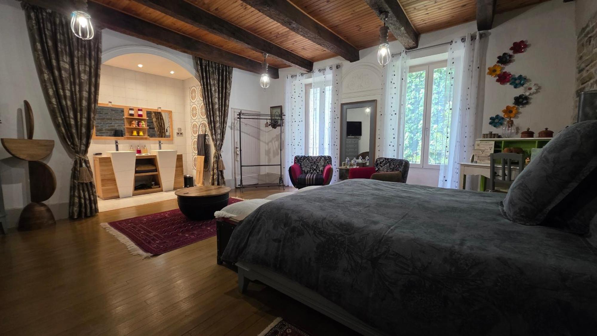 Bed and Breakfast D'Ici Et D'Ailleurs Cordes-sur-Ciel Exterior foto